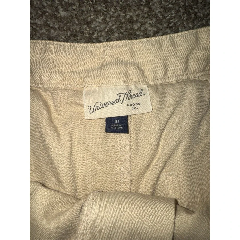 Women’s Beige Utility Shorts Universal Thread Size 10 Medium Waist Cotton Twill